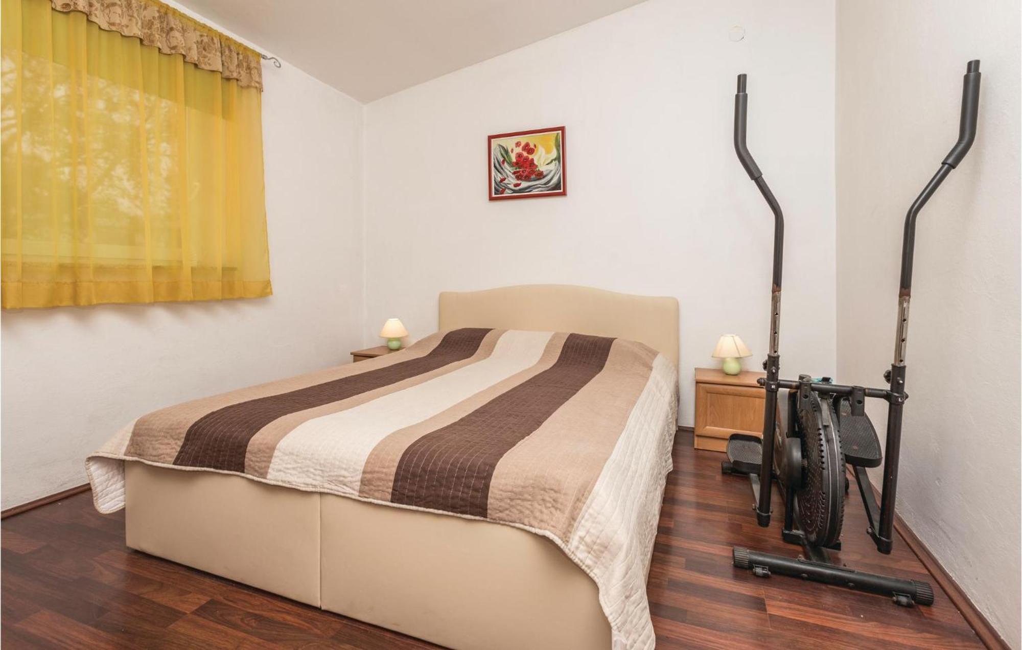 3 Bedroom Gorgeous Apartment In Marcana ภายนอก รูปภาพ