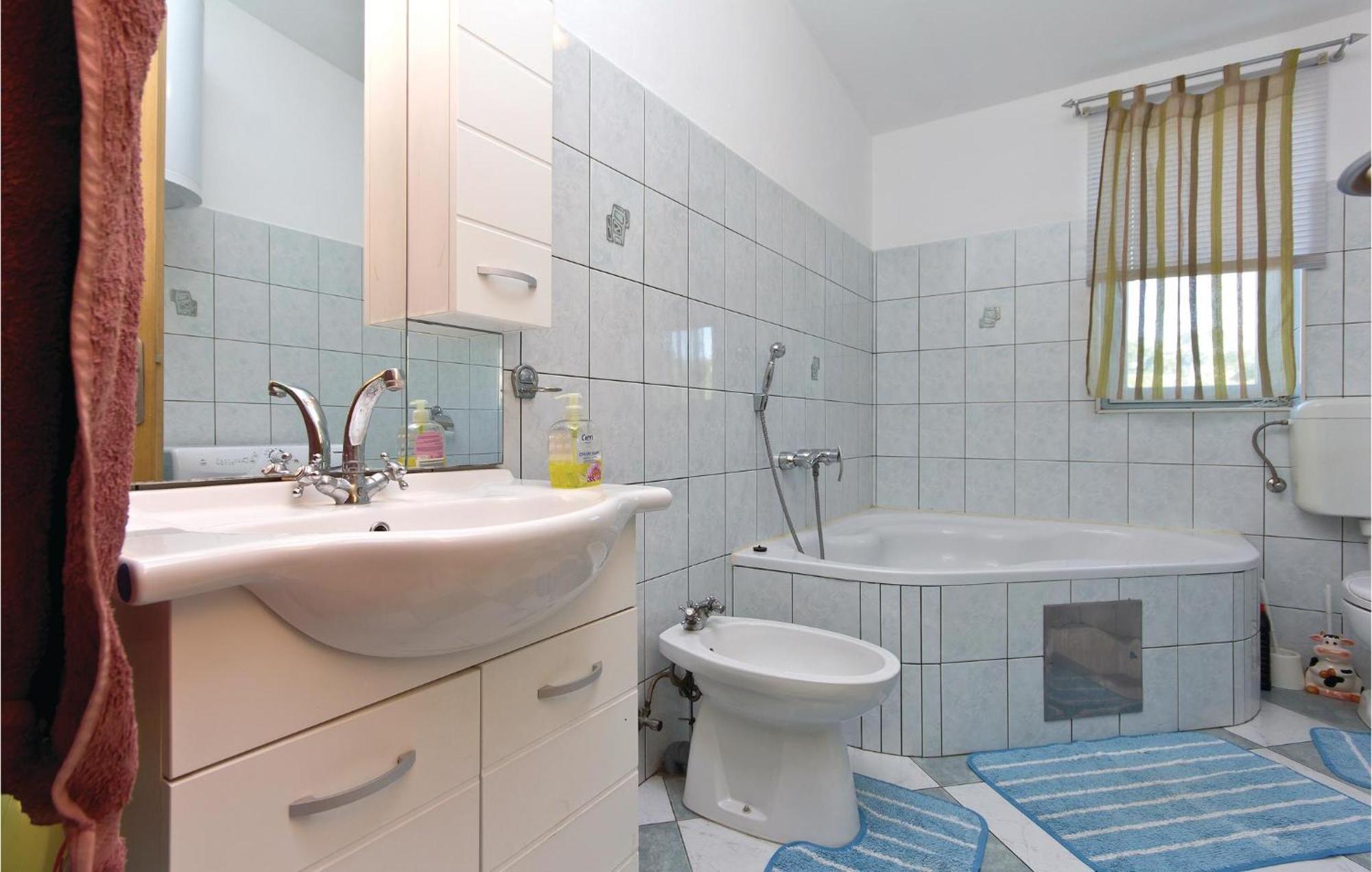 3 Bedroom Gorgeous Apartment In Marcana ภายนอก รูปภาพ