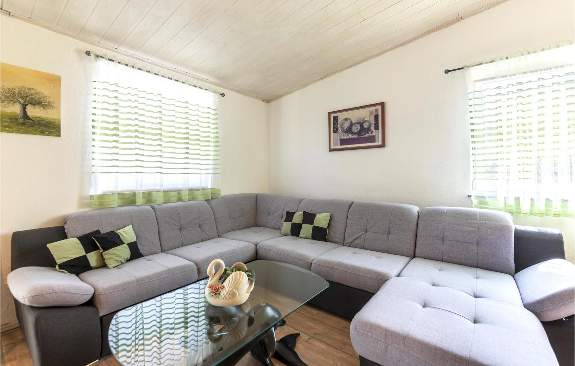3 Bedroom Gorgeous Apartment In Marcana ภายนอก รูปภาพ